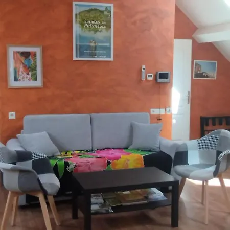 Bienvenue Au Fare Hibiscus Apartment Corrombles Exterior photo